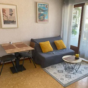 Paisible Studio Avec Agréable Loggia Et Vue Dégagée Appartement Aix-les-Bains